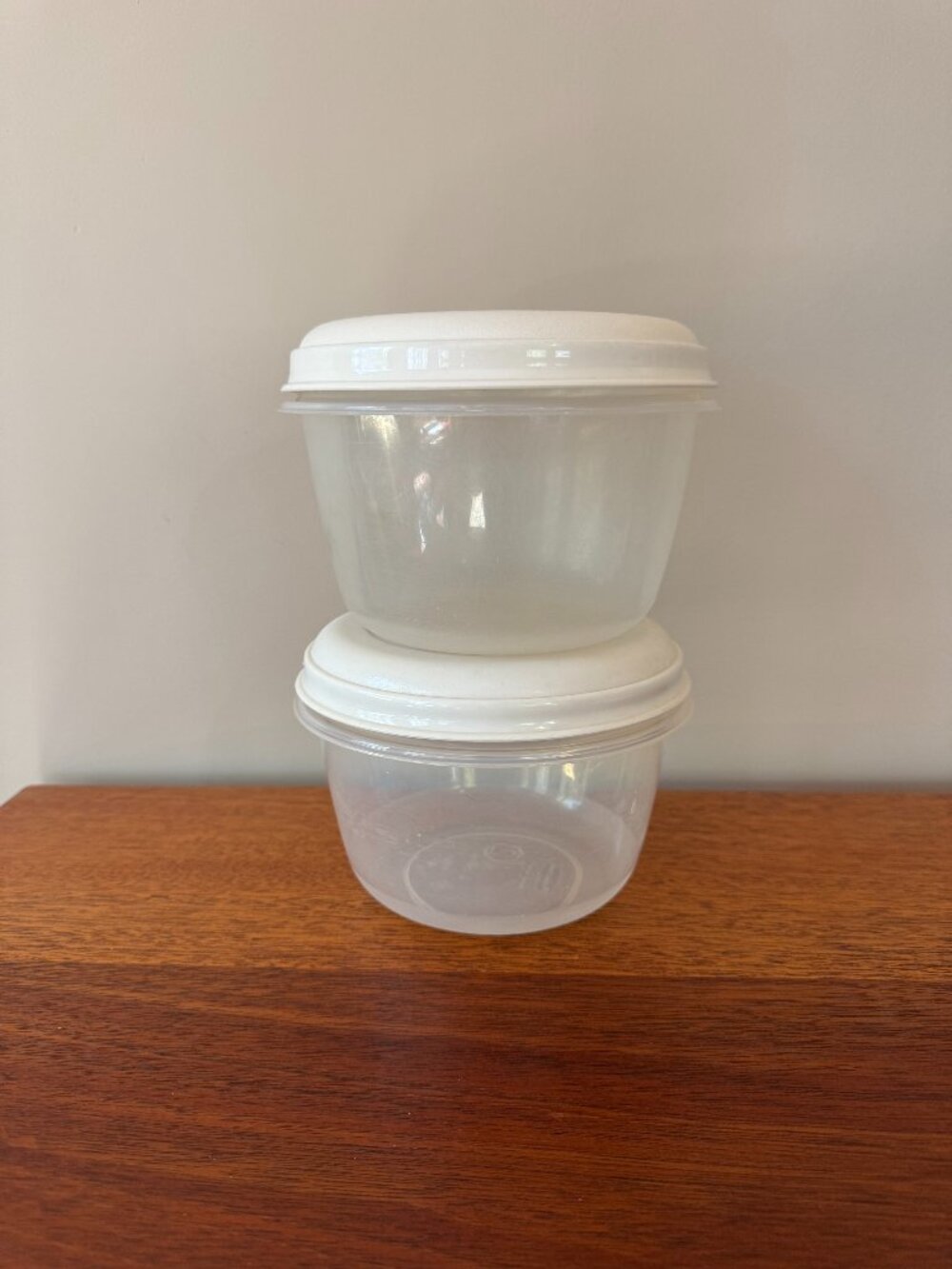 Rubbermaid Servin’ Saver #2 4Cups Round Container Almond Lid, Set of Two